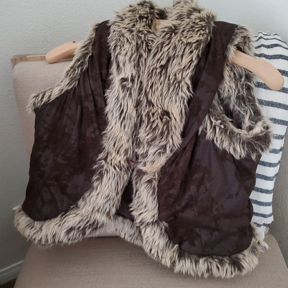 Faux fur brown vest